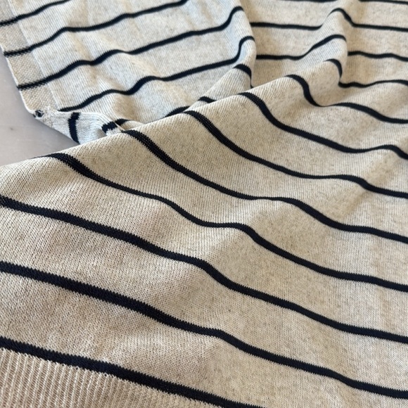 Max Studio Linen Blend Beige and Navy  Knit Top Sz L - Picture 7 of 9